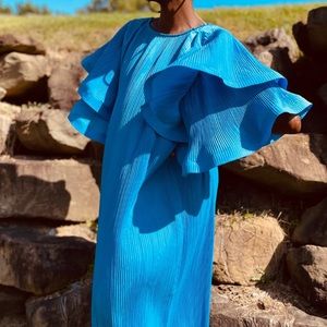 SOLD - Boutique Maxi Dress 🤩